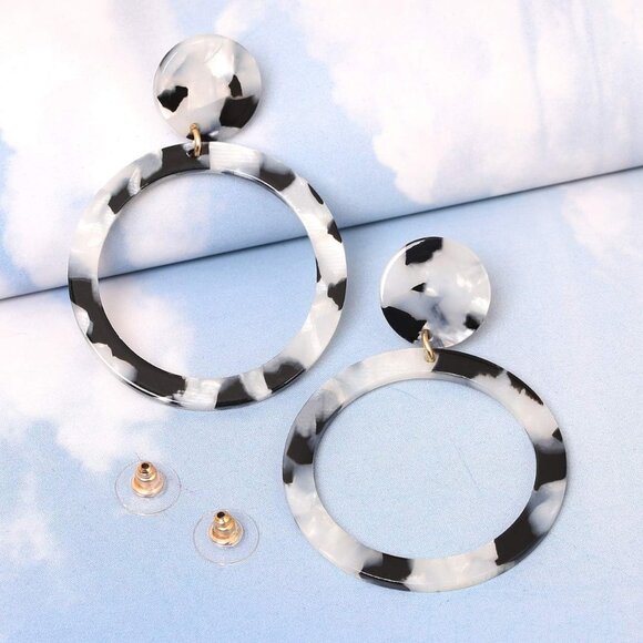 Elegant 2.5'' Tortoise Shell Drop Dangle Earrings - Lightweight Fashion Jewelry - Picture 3 of 7